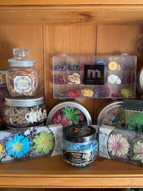 Flower Embellishments Papercrafting/Scrapbooking/Memory Keeping - 17 Containers